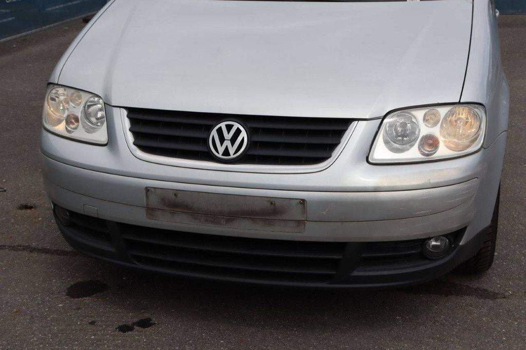Passenger car Volkswagen Touran Diesel 105hp 2005 (Margin)