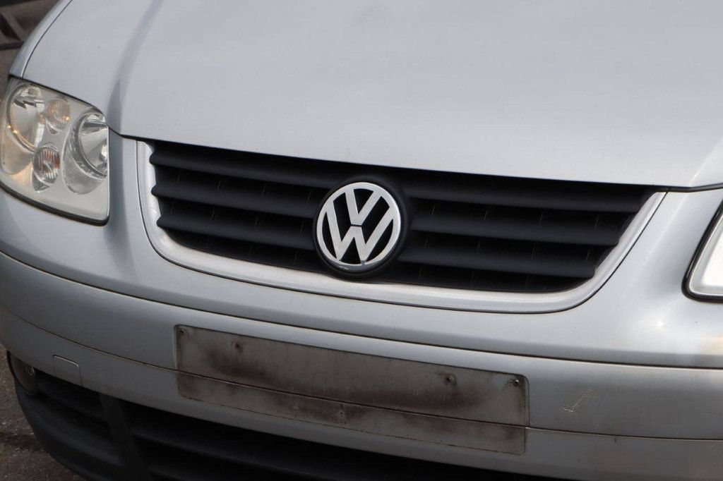 Passenger car Volkswagen Touran Diesel 105hp 2005 (Margin)