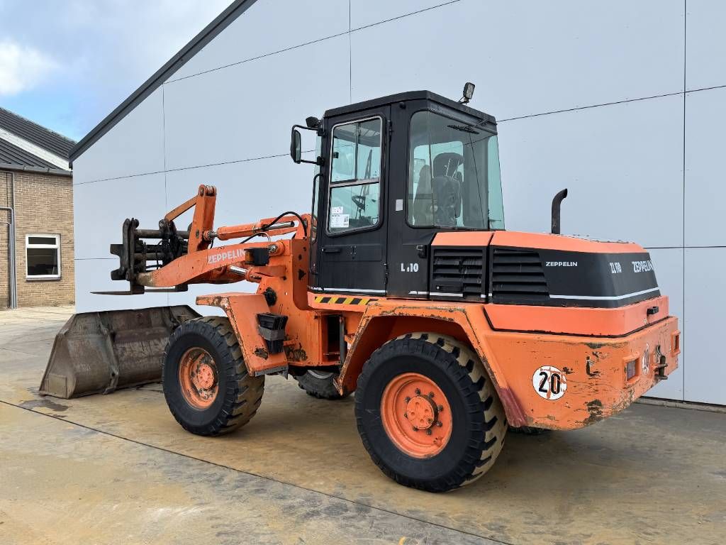 Schaeff ZL110 - Forks + Bucket / Quick Coupler