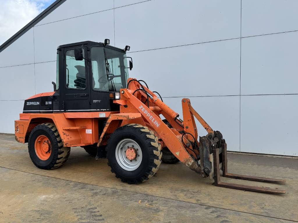 Schaeff ZL110 - Forks + Bucket / Quick Coupler