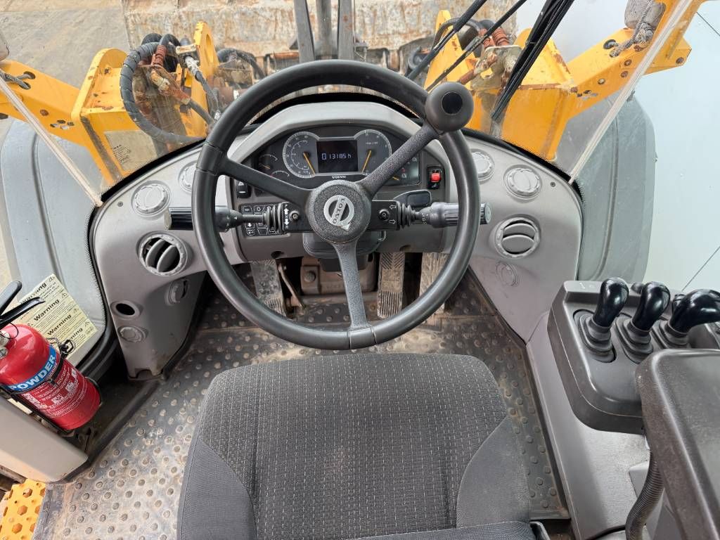 Volvo L120H - 3rd Function / Quick Coupler