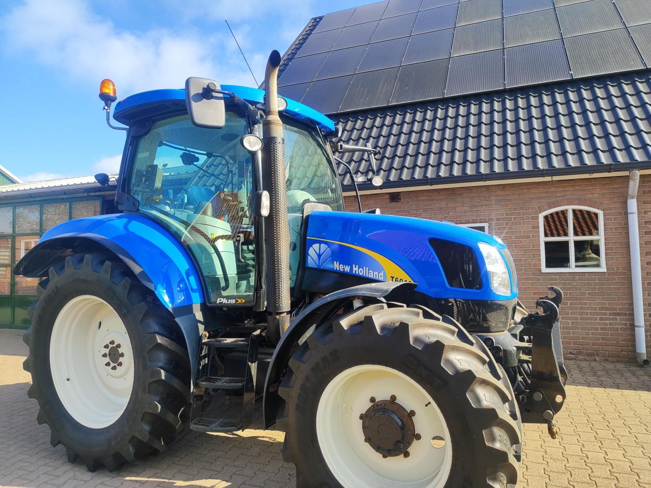 Mooie New Holland T 6010 Plus