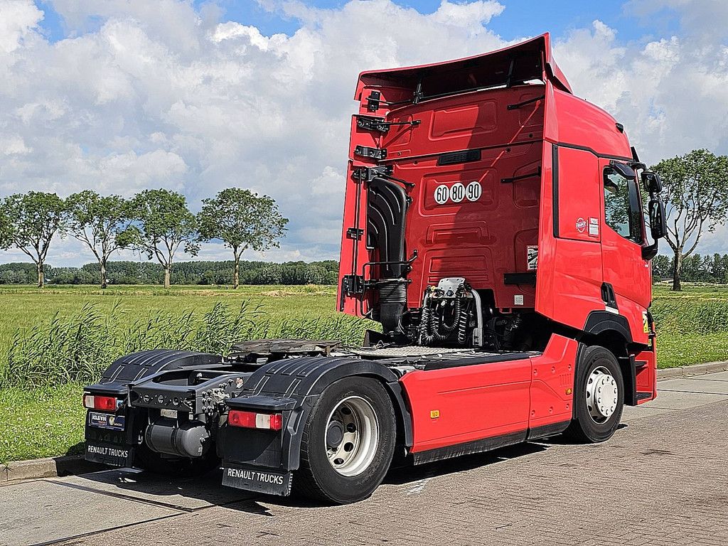 RENAULT T 520