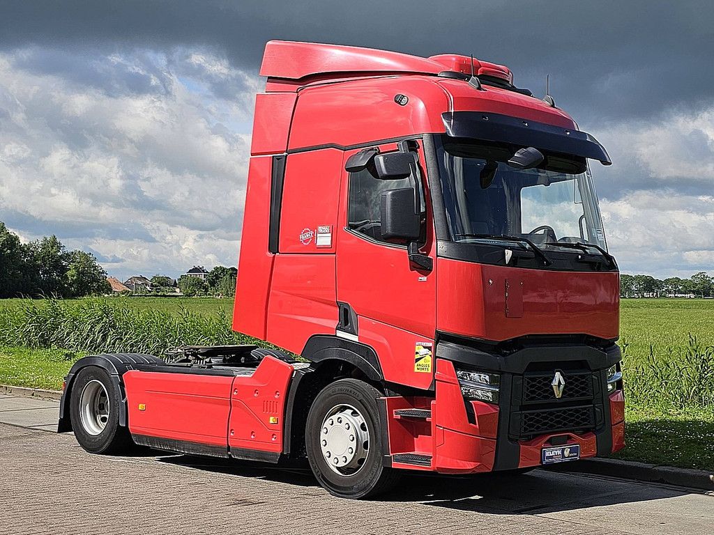 RENAULT T 520