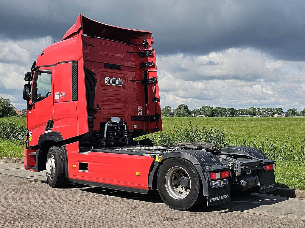 RENAULT T 520