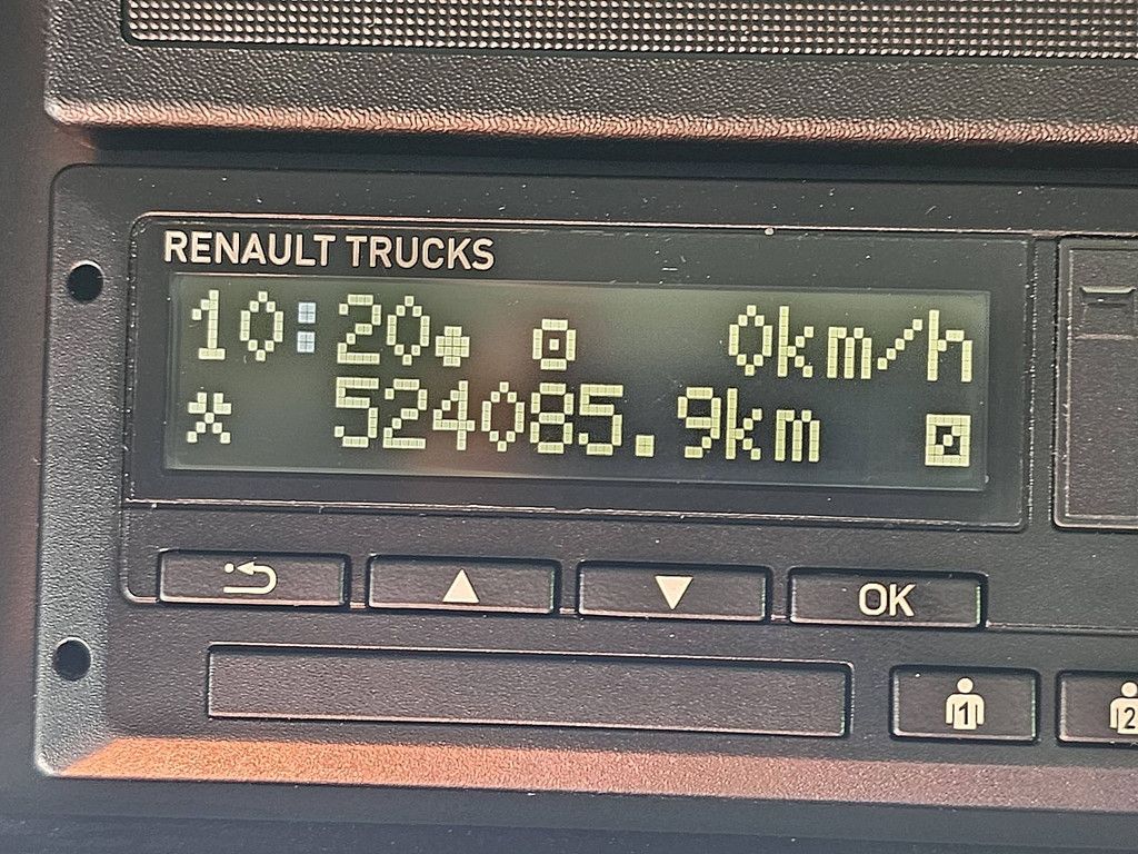 RENAULT T 520