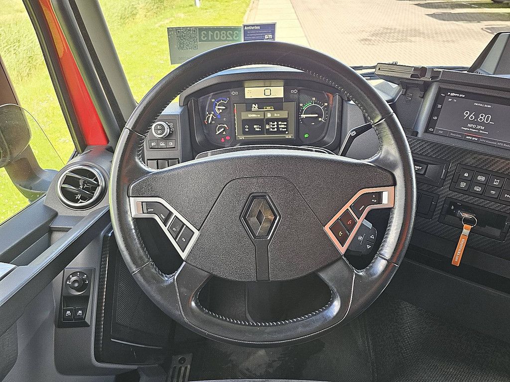 RENAULT T 520