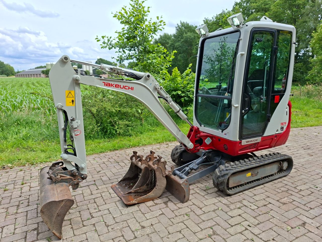 Takeuchi TB216 | bj 2019 | 4831uur | 3 bakken