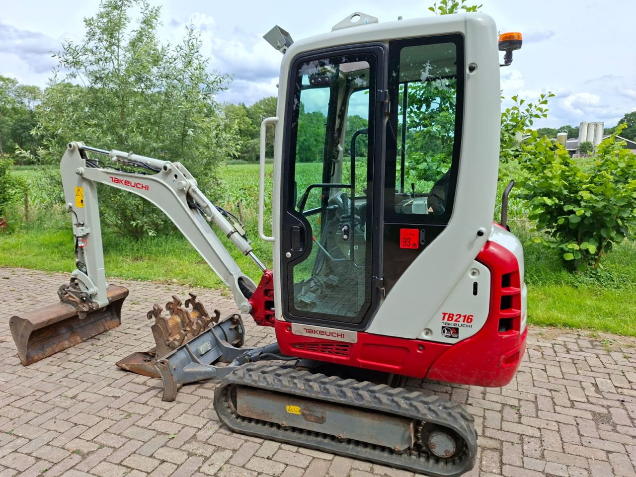 Takeuchi TB216 | bj 2019 | 4831uur | 3 bakken