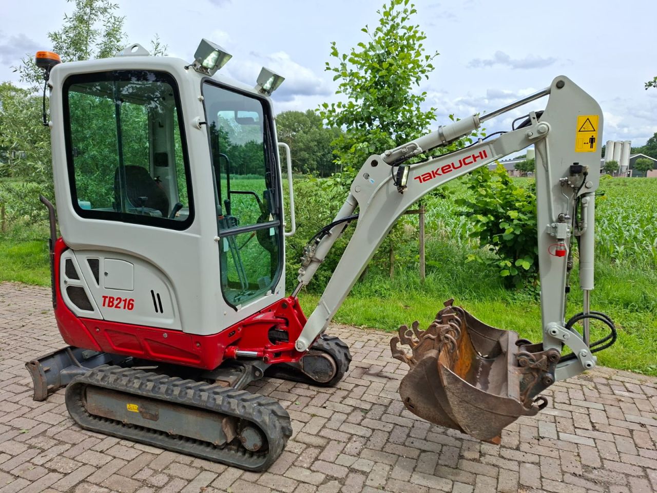 Takeuchi TB216 | bj 2019 | 4831uur | 3 bakken