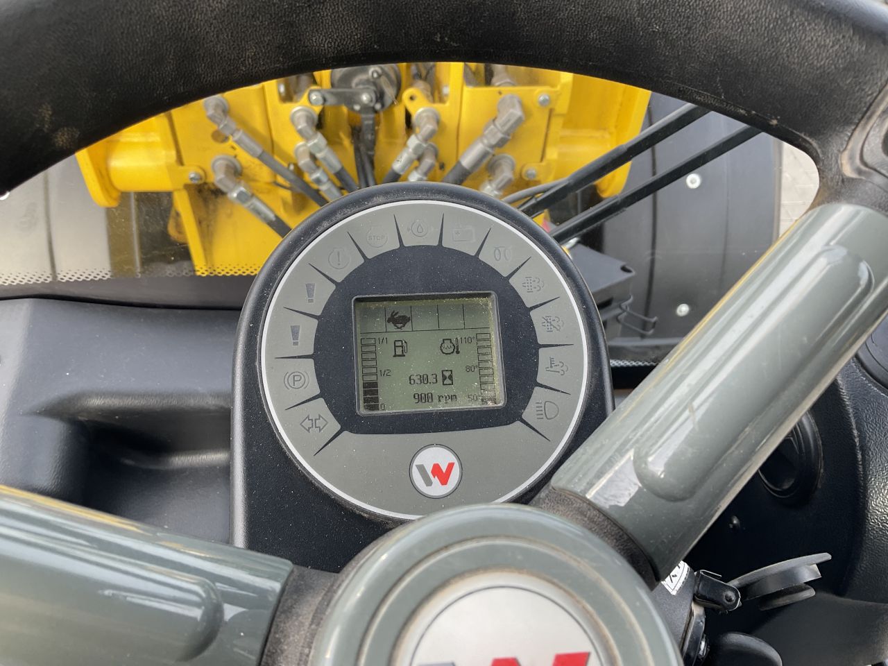 Wacker Neuson WL 44 shovel. 2024