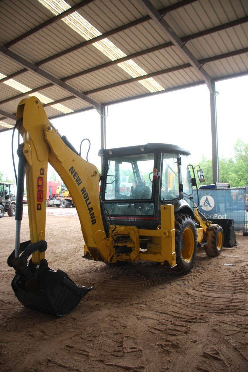 New Holland B80B-SS Diesel 96 PS Baggerlader, Baujahr 2017