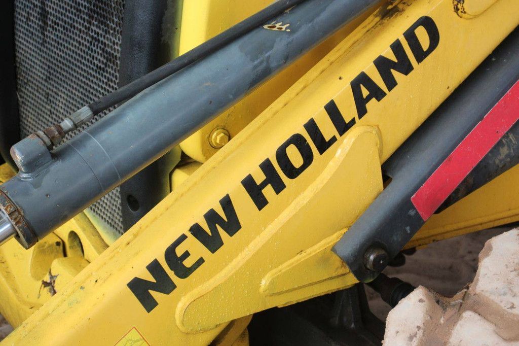 New Holland B80B-SS Diesel 96 PS Baggerlader, Baujahr 2017