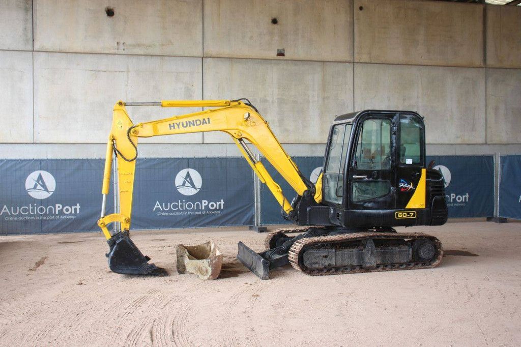 Crawler excavator Hyundai R60-7 Diesel 53kW 2012