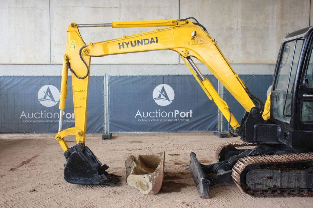 Crawler excavator Hyundai R60-7 Diesel 53kW 2012