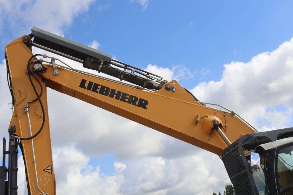 Crawler excavator Liebherr R936LC Diesel 170kW 2019