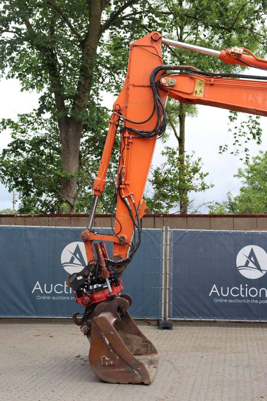 Wheel excavator Hitachi ZAXIS ZX140W-3 Diesel 90kW 2009