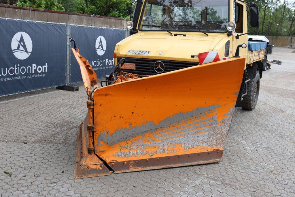 Mercedes-Benz Unimog U1000 Diesel 70kW Truck 1982
