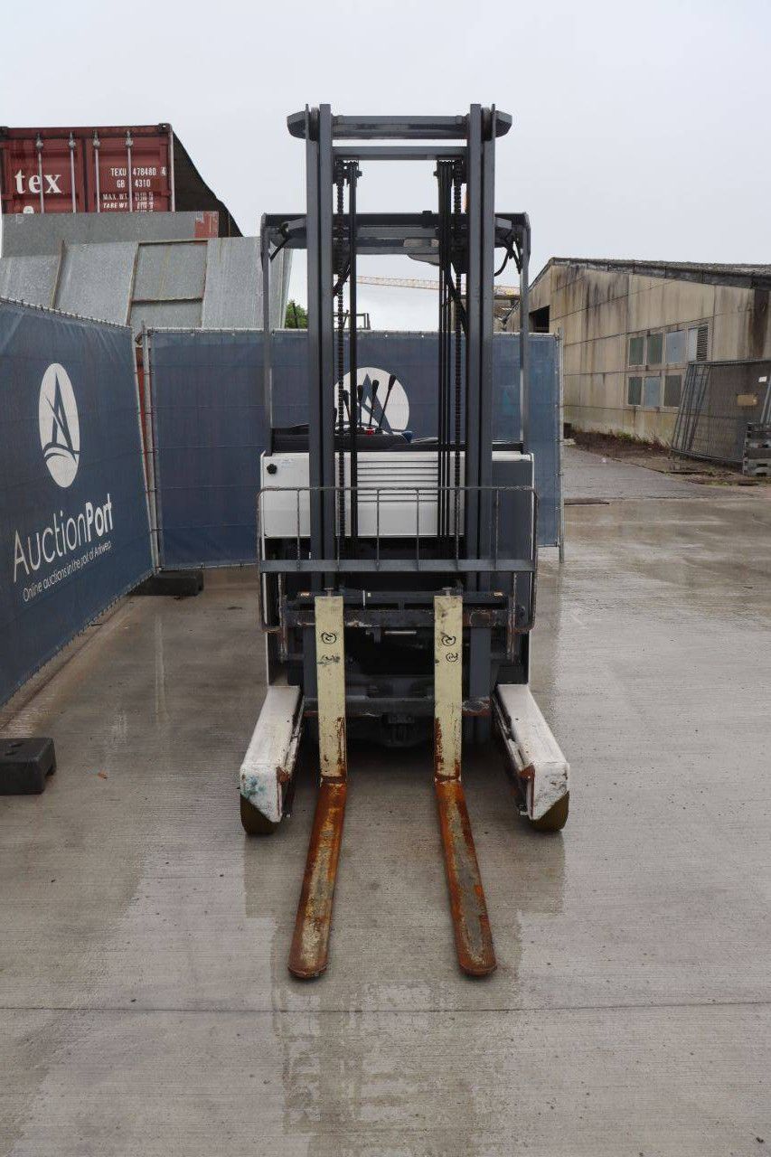 Schubmaststapler Nichiyu FBRM15-85B-400SF Elektrisch 1350 kg 4,0 m 2020