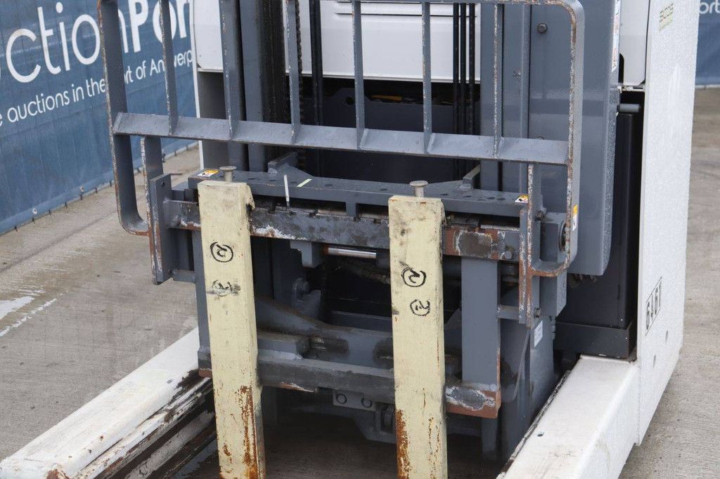 Schubmaststapler Nichiyu FBRM15-85B-400SF Elektrisch 1350 kg 4,0 m 2020