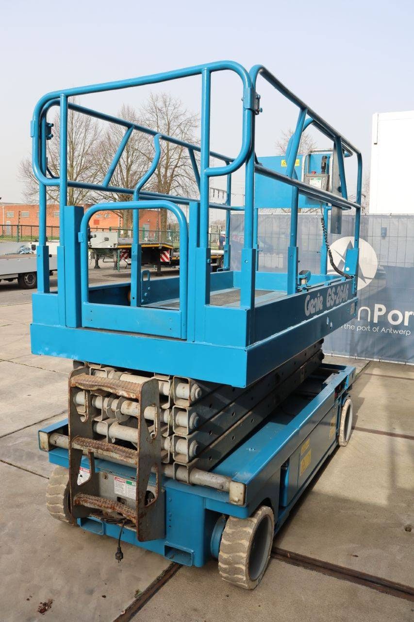 Genie GS-2646 Electric Scissor Lift 9.92m 1999