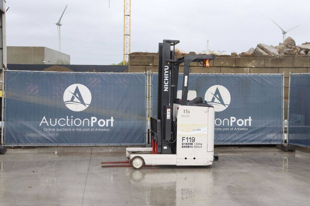 Schubmaststapler Nichiyu FBRM15-85-400 Elektro 1500 kg 4,0 m 2019