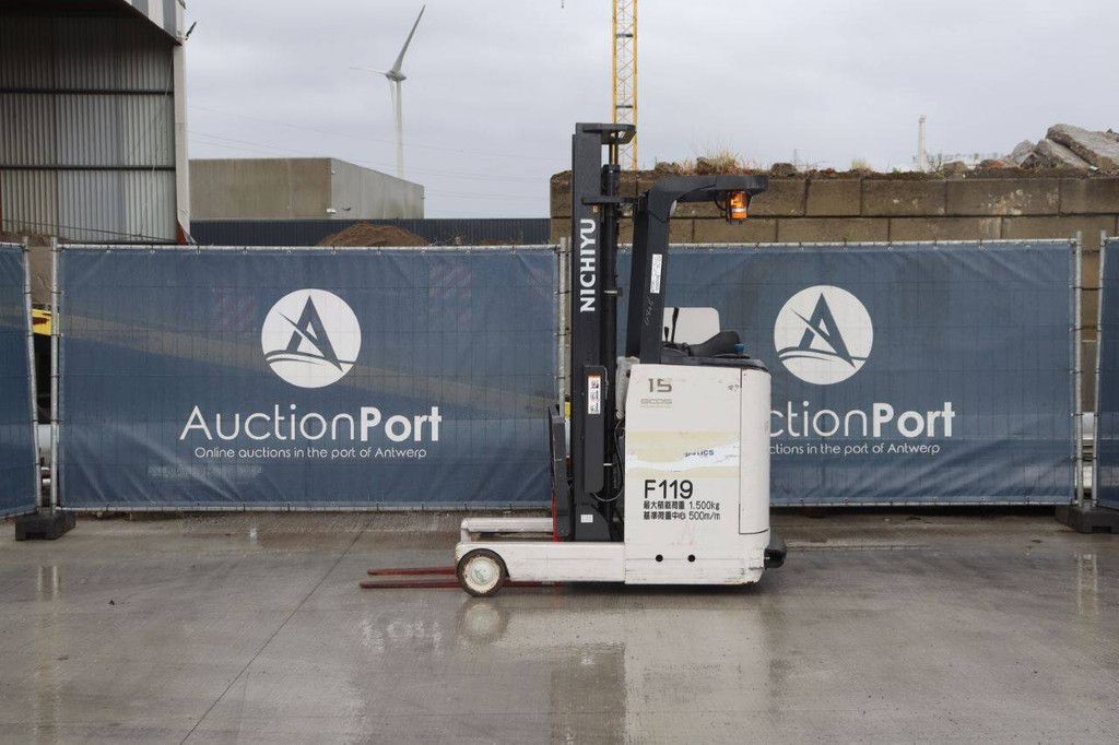 Schubmaststapler Nichiyu FBRM15-85-400 Elektro 1500 kg 4,0 m 2019