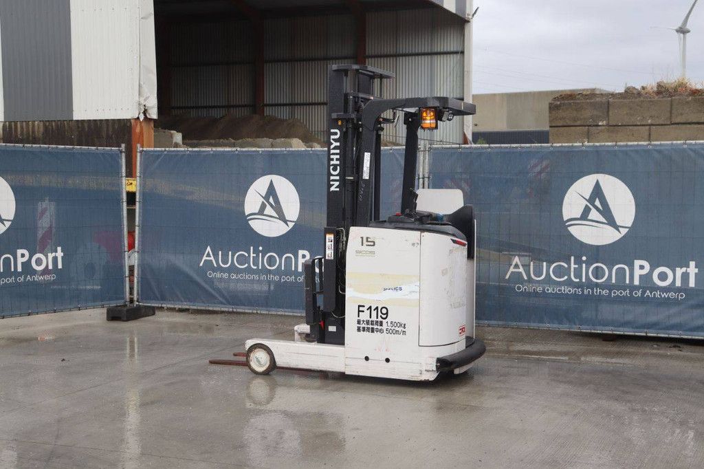 Schubmaststapler Nichiyu FBRM15-85-400 Elektro 1500 kg 4,0 m 2019