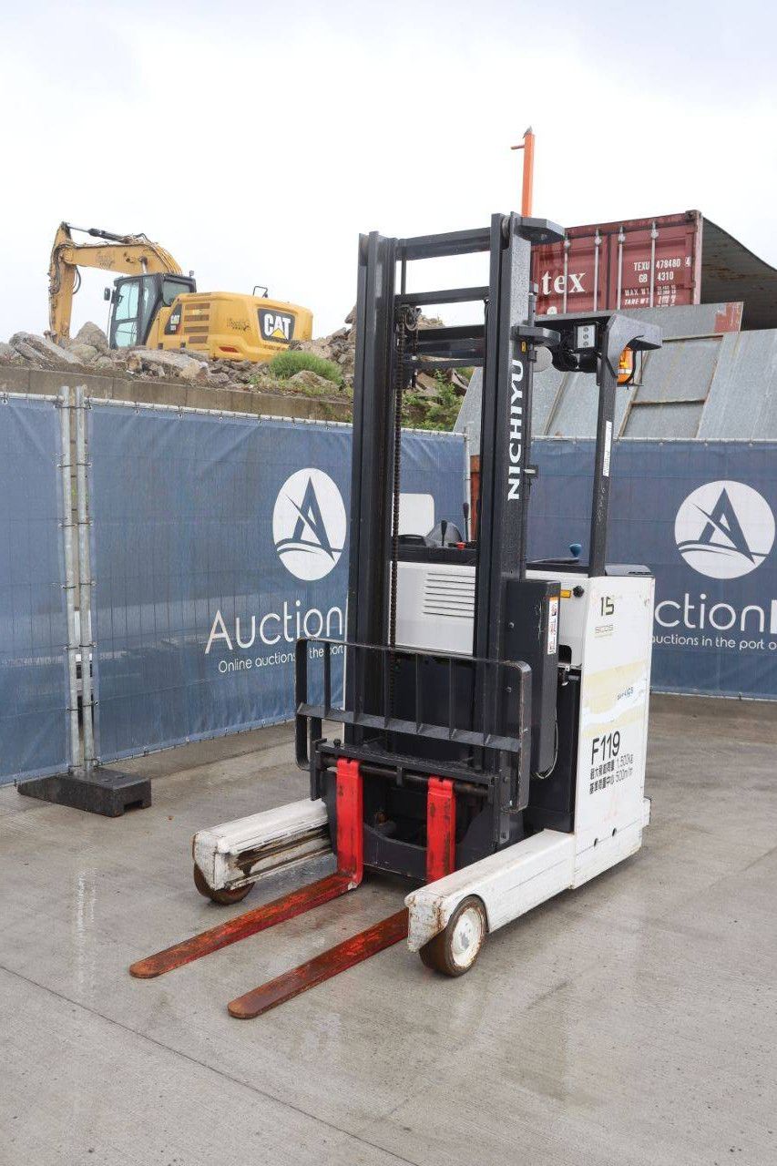 Schubmaststapler Nichiyu FBRM15-85-400 Elektro 1500 kg 4,0 m 2019