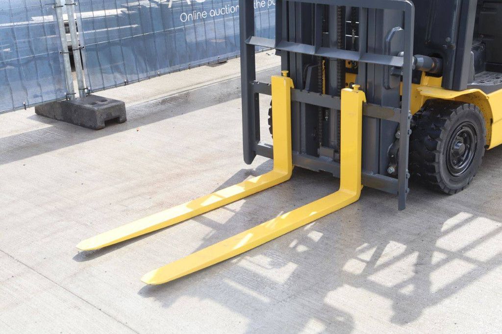 Komatsu FB15M-12 Electric Forklift 1450kg 4.0m 2011