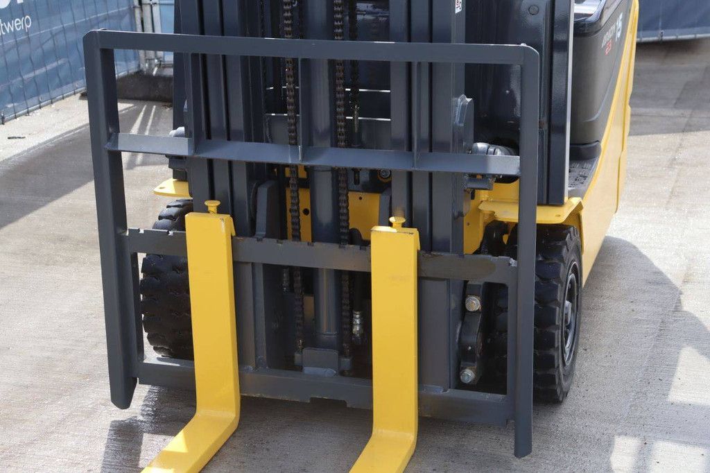Komatsu FB15M-12 Electric Forklift 1450kg 4.0m 2011