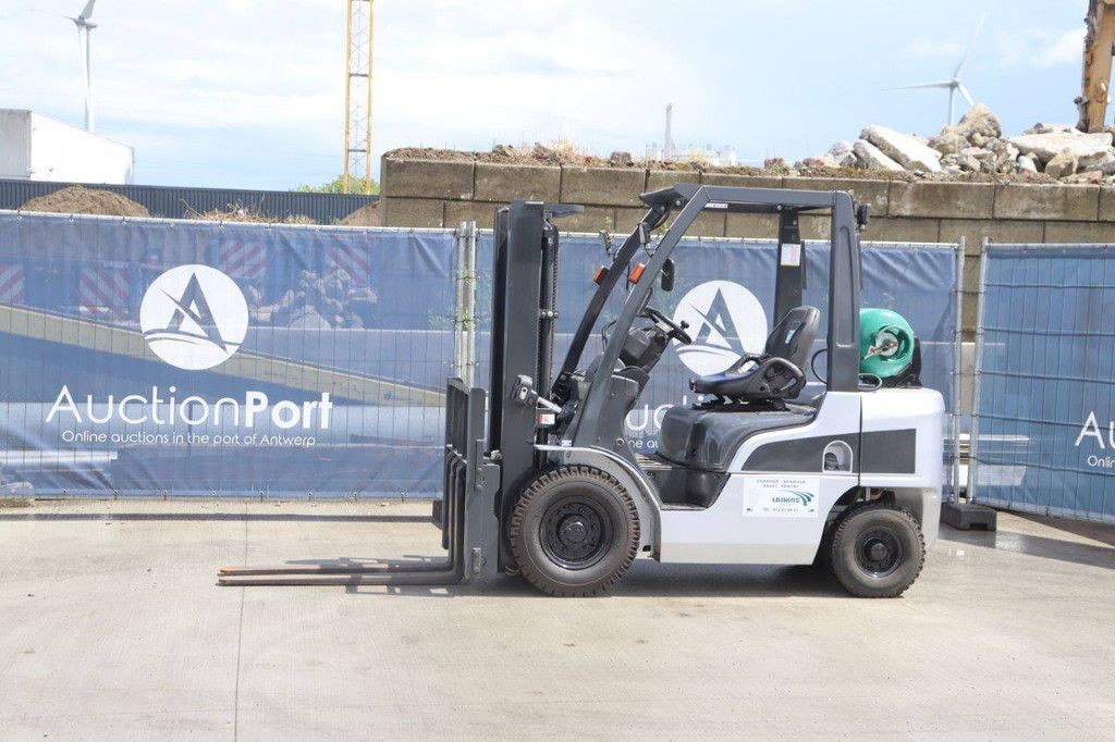 Gabelstapler Nissan EBT-P1F2 LPG 2450kg 3.0m 2013