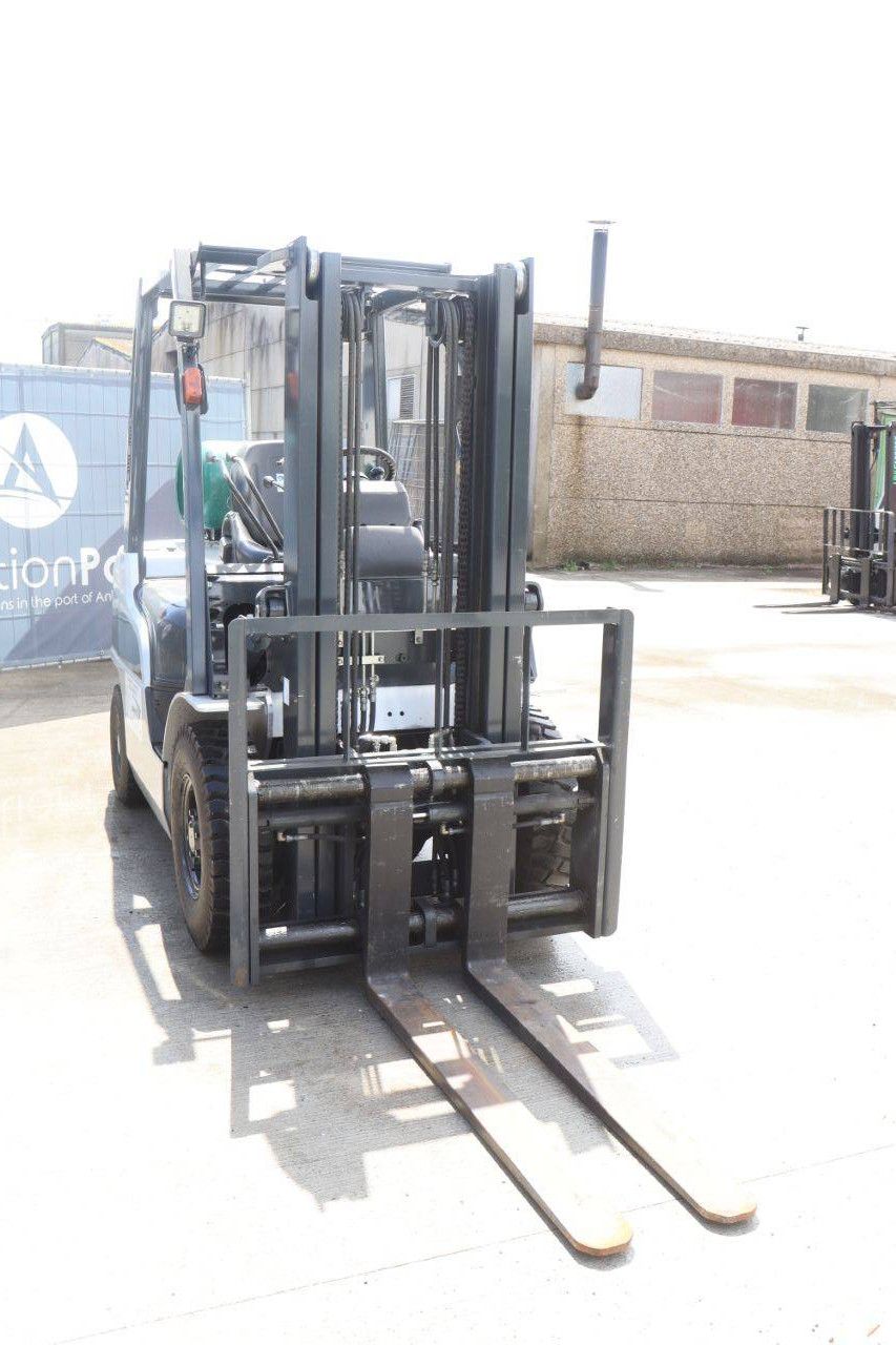 Gabelstapler Nissan EBT-P1F2 LPG 2450kg 3.0m 2013