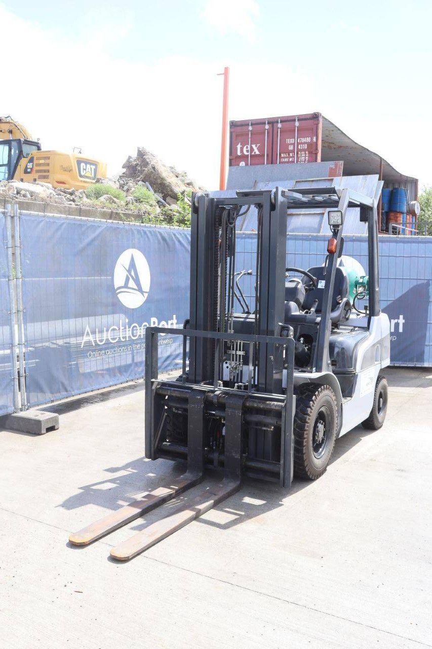 Gabelstapler Nissan EBT-P1F2 LPG 2450kg 3.0m 2013