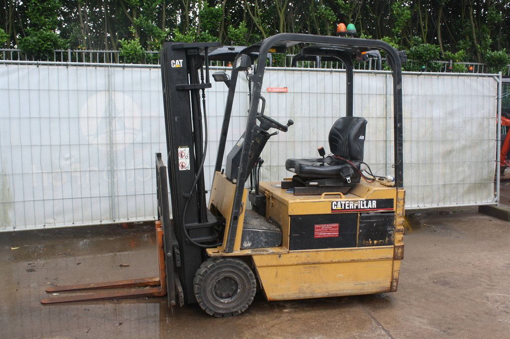 Caterpillar D-EP15T Elektrogabelstapler, 1044 kg, 4,3 m, Baujahr 1998