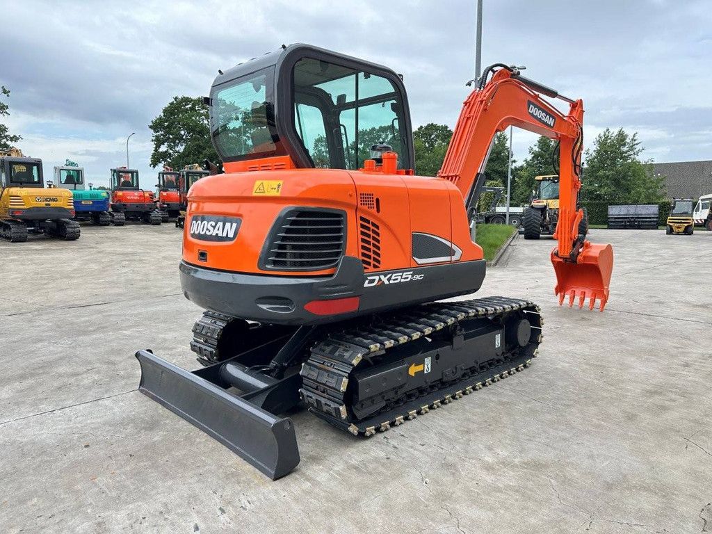 Doosan DX55-9CN Diesel-Midi-Bagger 2019