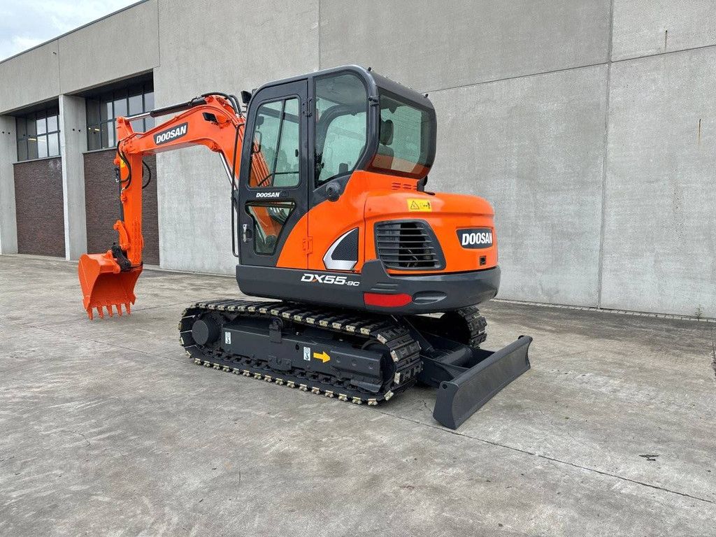 Doosan DX55-9CN Diesel-Midi-Bagger 2019