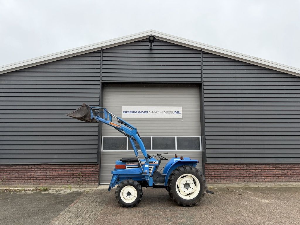 Iseki TL2301 4WD minitractor met frontlader NL kenteken