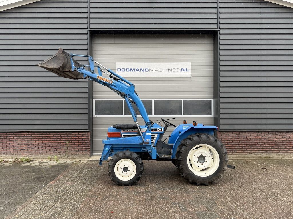 Iseki TL2301 4WD minitractor met frontlader NL kenteken