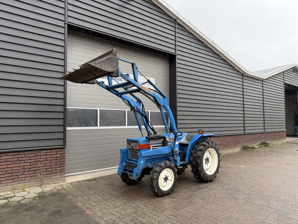 Iseki TL2301 4WD minitractor met frontlader NL kenteken