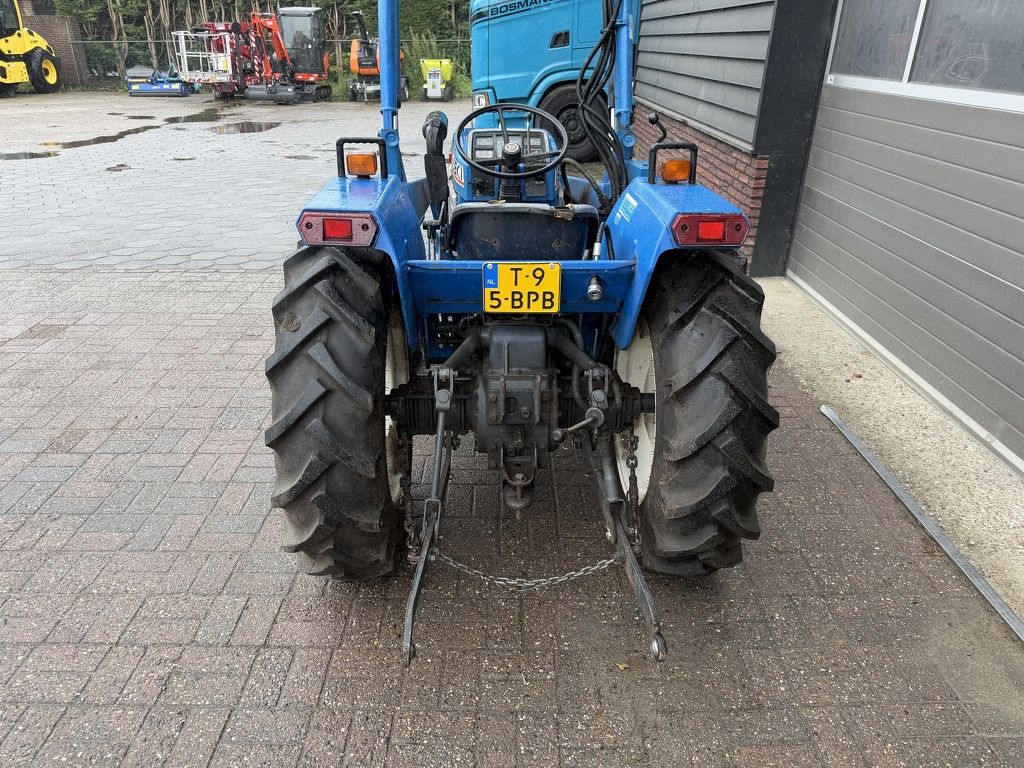 Iseki TL2301 4WD minitractor met frontlader NL kenteken