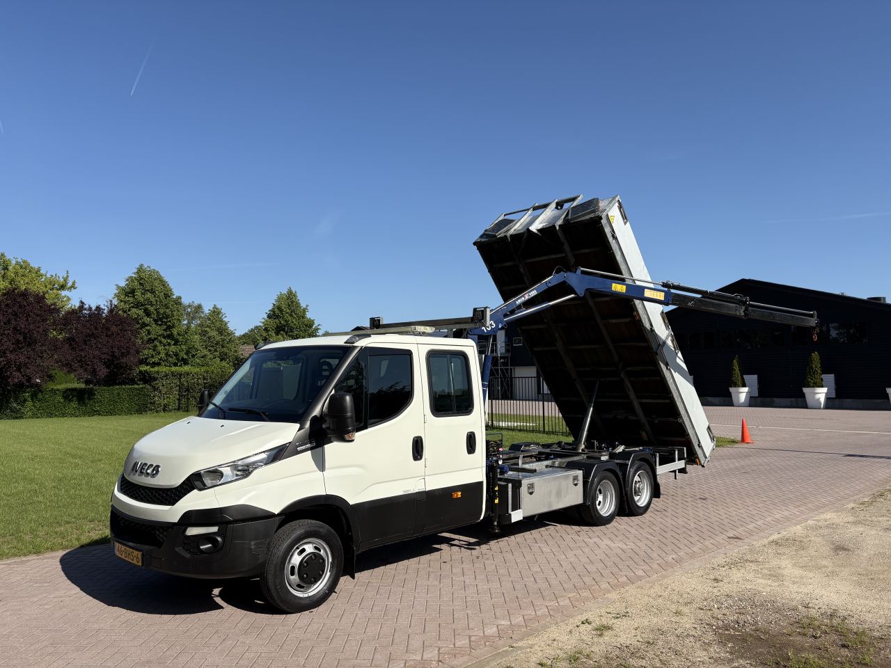 IVECO 50C17+ clixtar Kipper met kraan C1E RIJBEWIJS