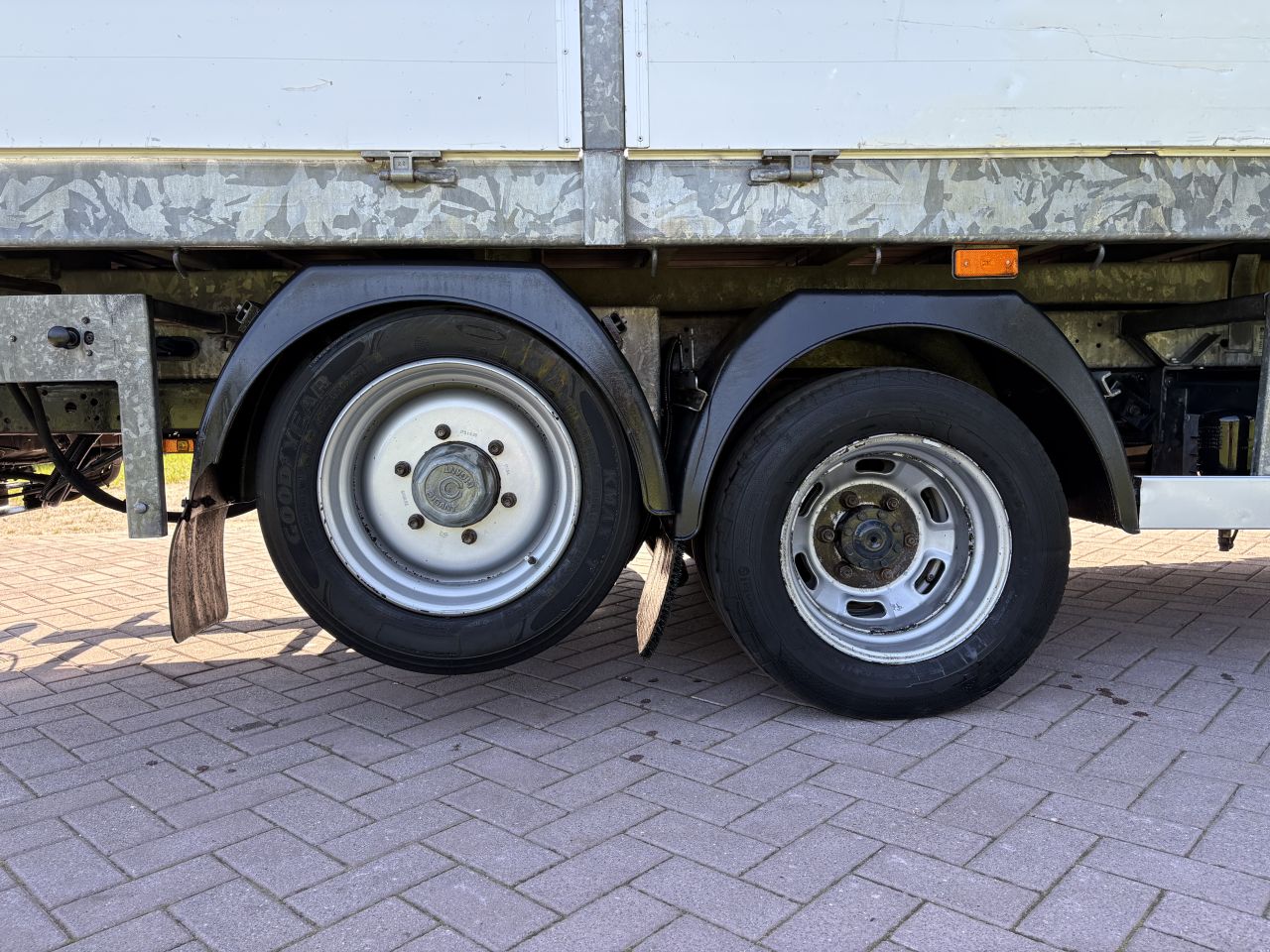 IVECO 50C17+ clixtar Kipper met kraan C1E RIJBEWIJS