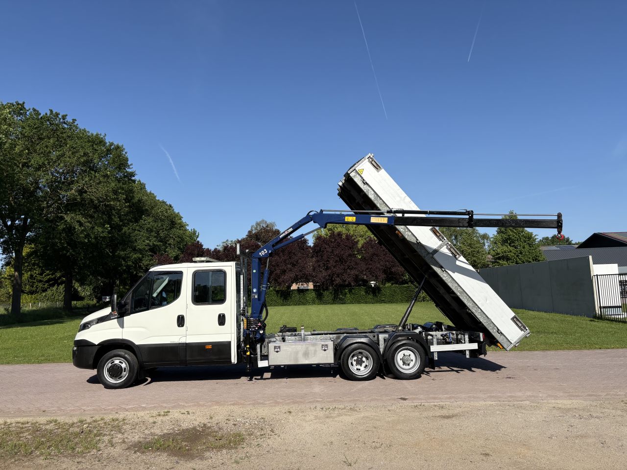 IVECO 50C17+ clixtar Kipper met kraan C1E RIJBEWIJS