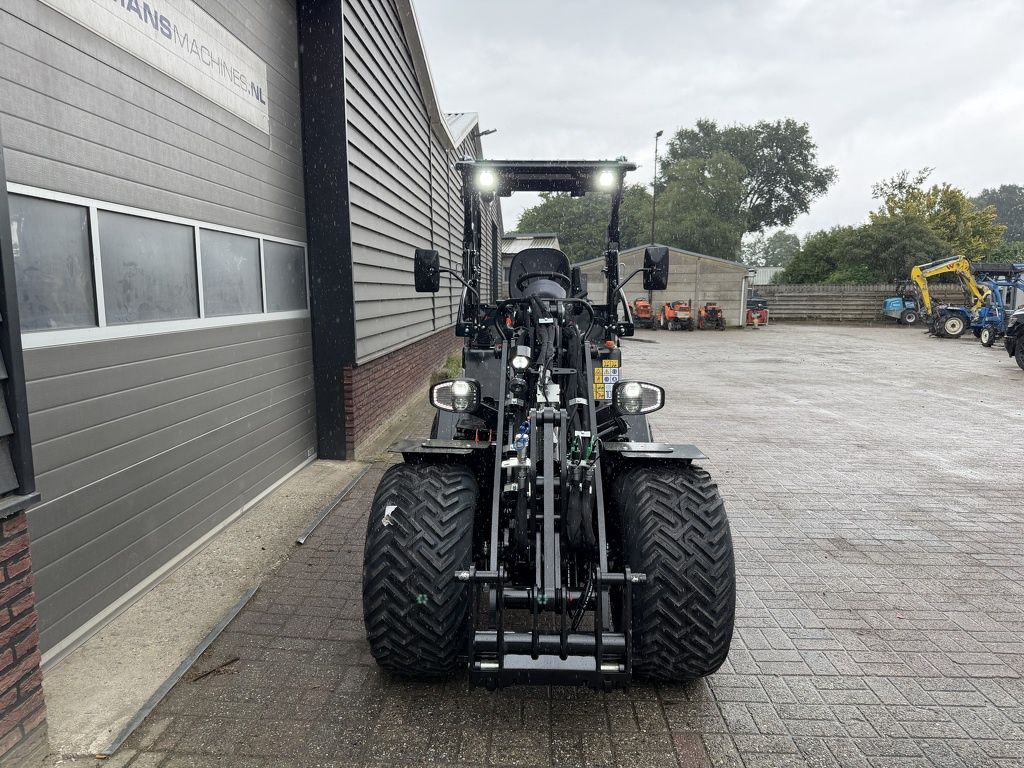 Giant G2700 X-TRA HD+ BLACK edition minishovel NIEUW €805 LEASE