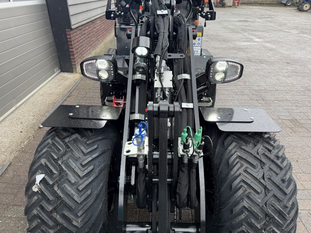 Giant G2700 X-TRA HD+ BLACK edition minishovel NIEUW €805 LEASE