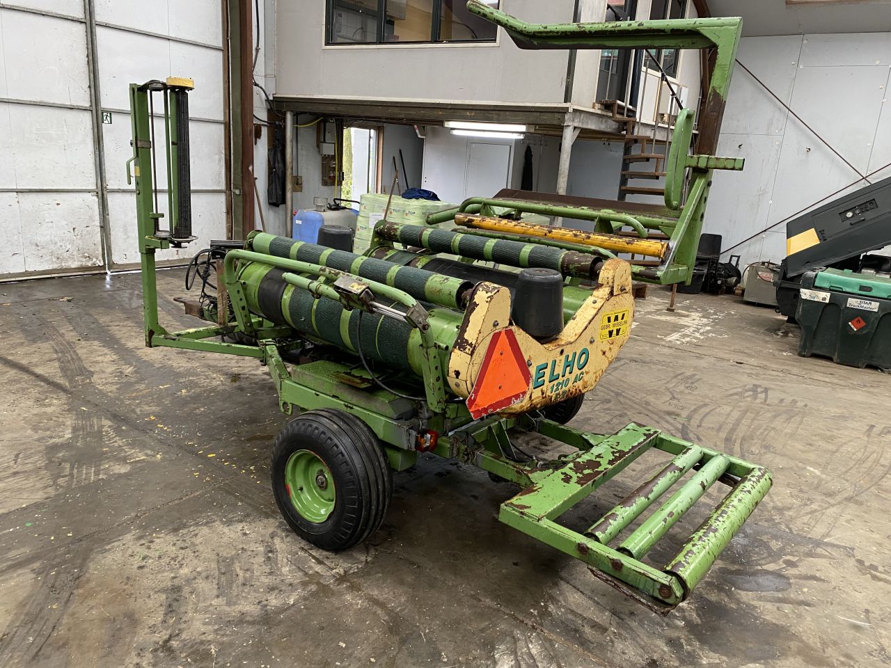 ELHO 1210 AC F2 Ronde / vierkante balenwikkelaar