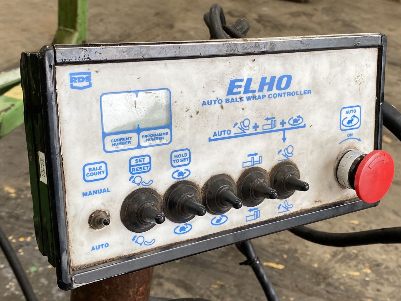 ELHO 1210 AC F2 Ronde / vierkante balenwikkelaar