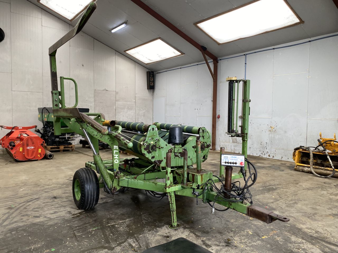 ELHO 1210 AC F2 Ronde / vierkante balenwikkelaar