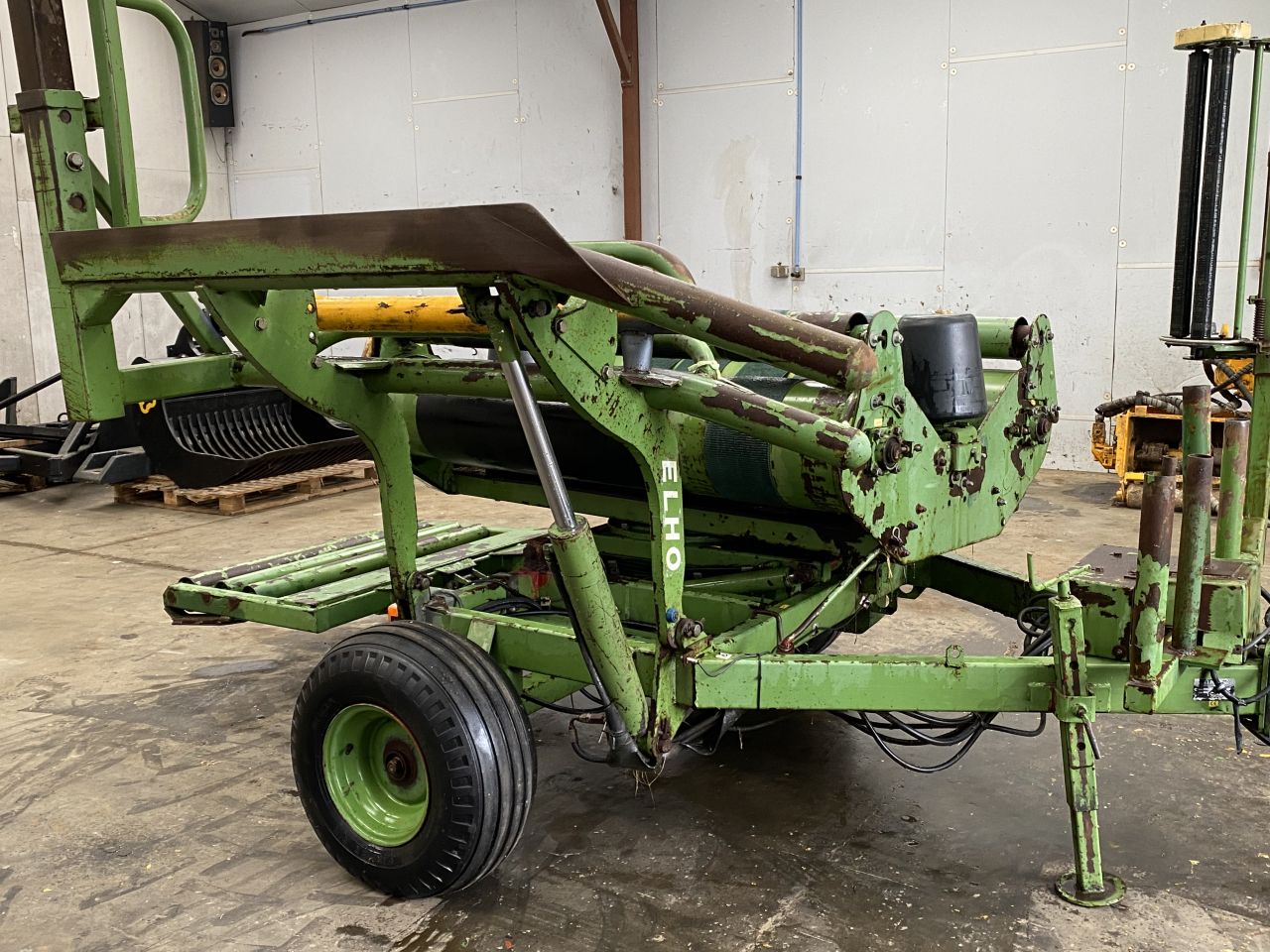 ELHO 1210 AC F2 Ronde / vierkante balenwikkelaar